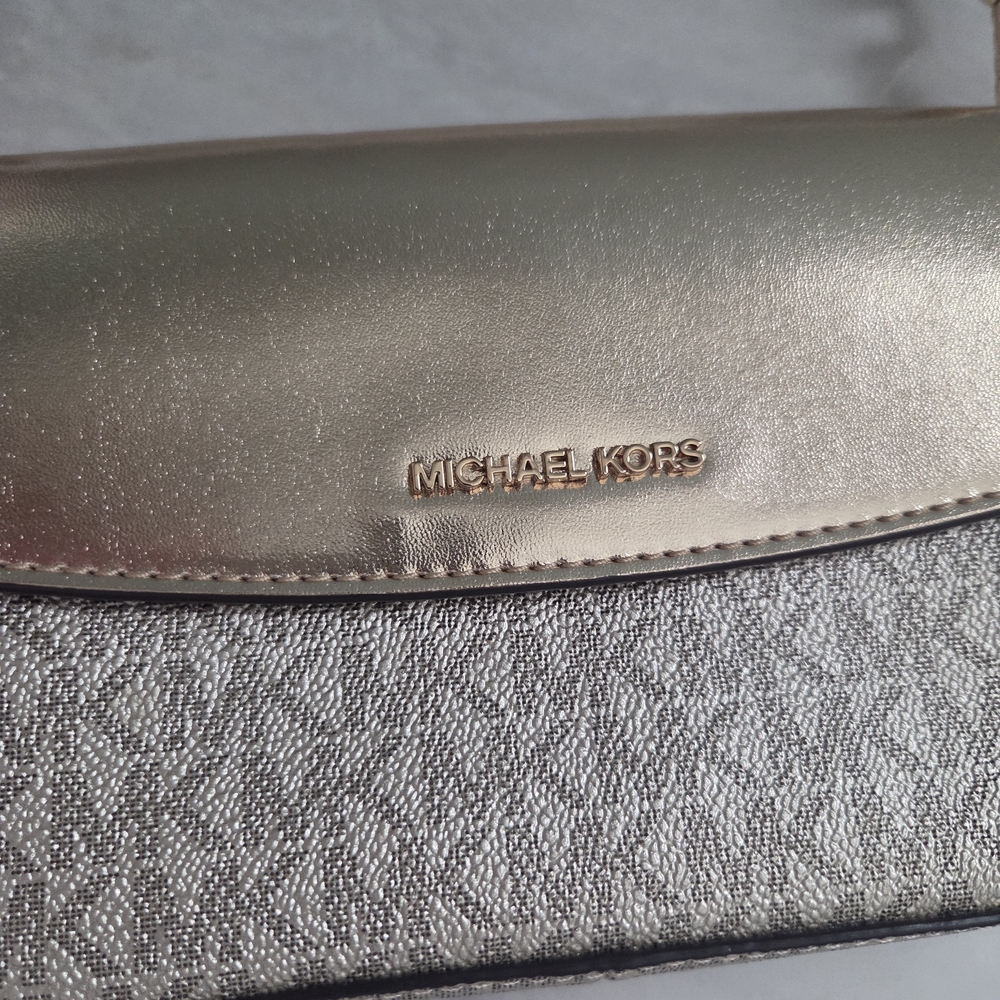 MICHAEL KORS Jet Crossbody Bag - Picture 2 of 10